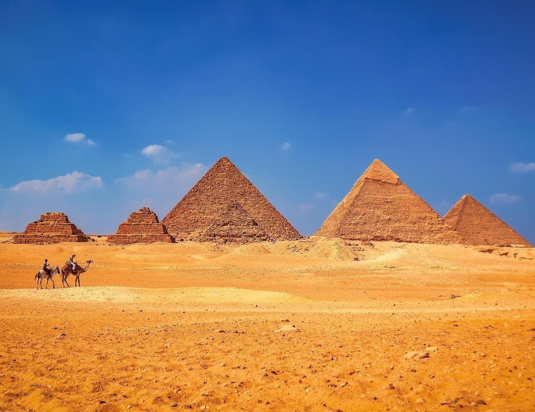 landscape pyramids desert sand